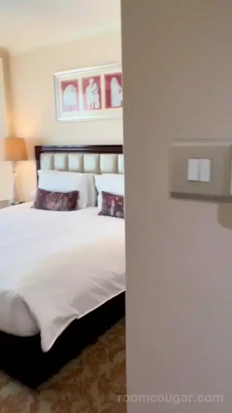 Superior King Room (#1603) bed picture #1