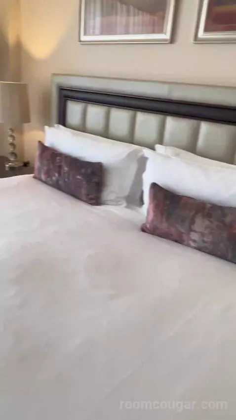 One Bedroom Suite with Executive Lounge Access (#1009) bed picture #10