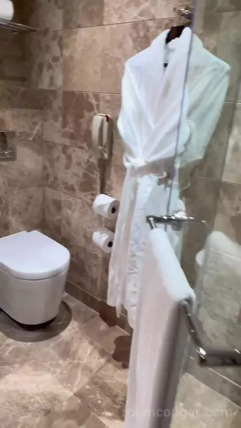 One Bedroom Suite with Executive Lounge Access (#1009) bathroom picture #2