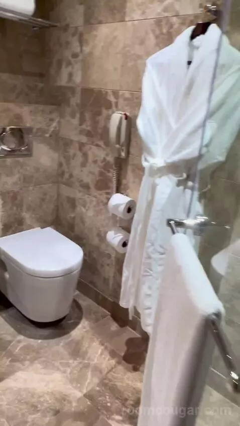 One Bedroom Suite with Executive Lounge Access (#1009) bathroom picture #3