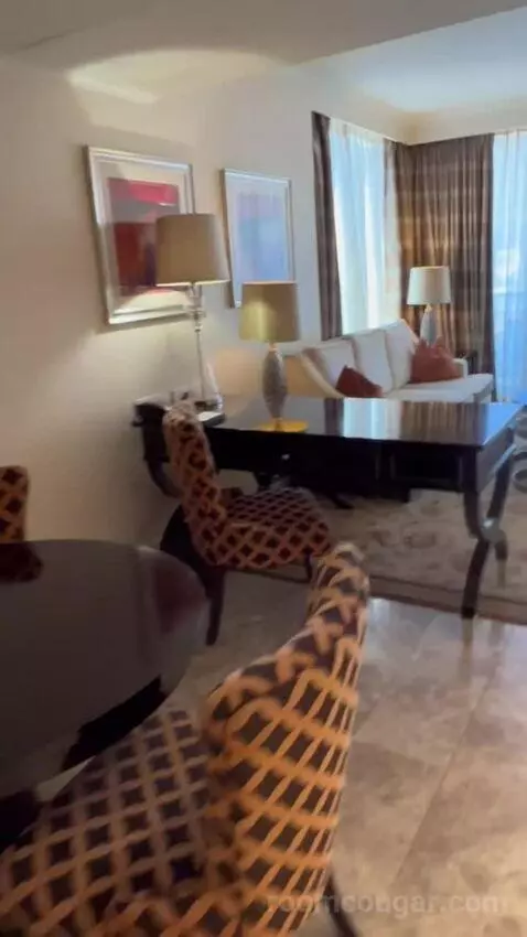 One Bedroom Suite with Executive Lounge Access (#1009) picture #9