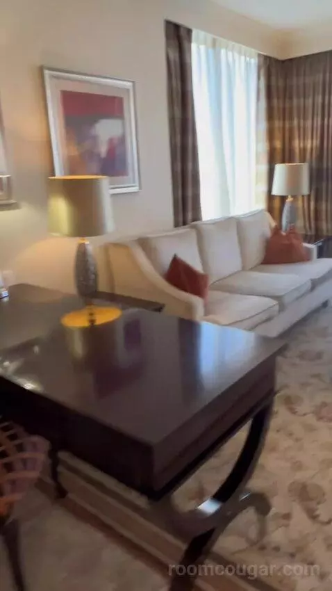 One Bedroom Suite with Executive Lounge Access (#1009) picture #10