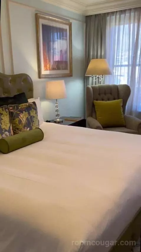 Luxury King Room with Mountain View - Heritage Wing (#507) bed picture #6