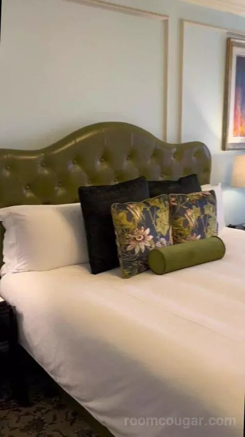 Luxury King Room with Mountain View - Heritage Wing (#507) picture #12