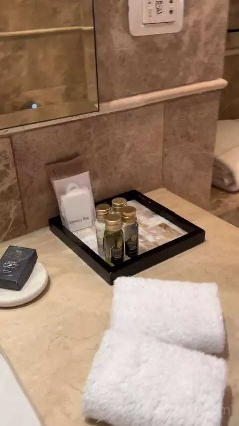 Luxury King Room with Mountain View - Heritage Wing (#507) picture #17