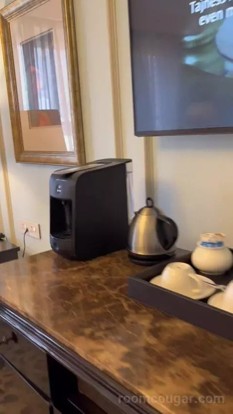 Luxury King Room with Mountain View - Heritage Wing (#507) picture #5