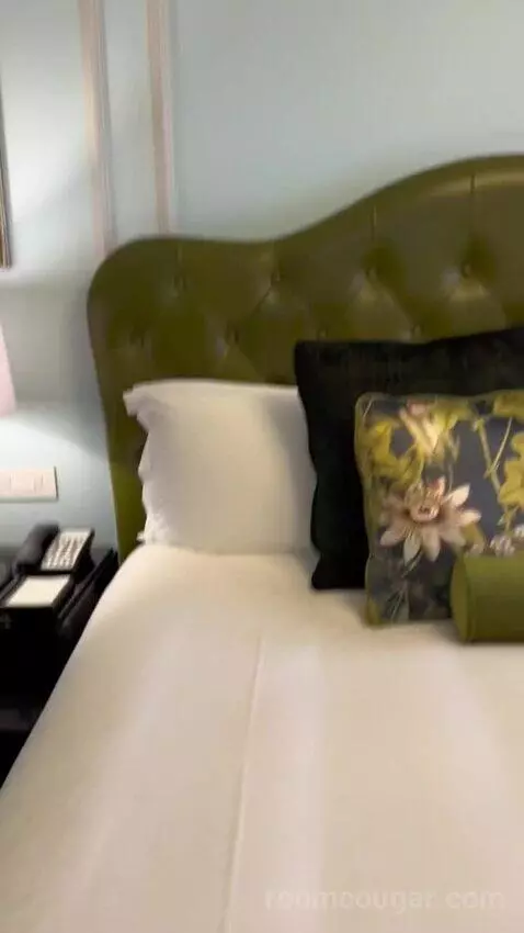 Luxury King Room with Mountain View - Heritage Wing (#507) bed picture #3