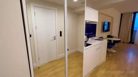 Studio Apartment with Sea View bed picture #2