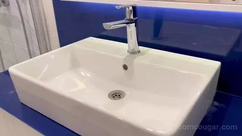 Studio Apartment with Sea View bathroom picture #4