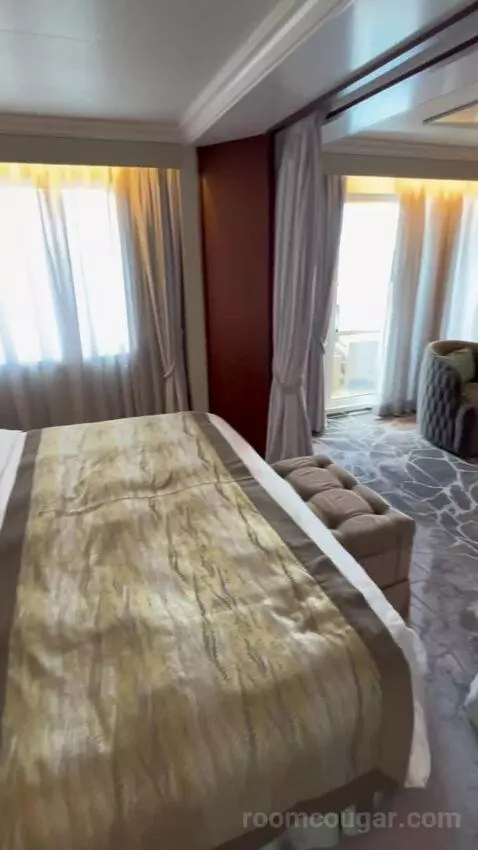 Sapphire Veranda Suite (Classic) (#1021) bed picture #8
