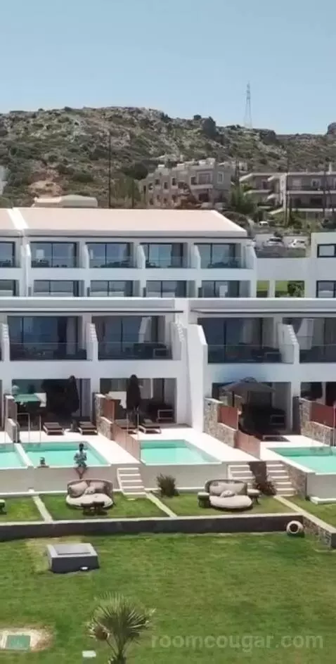 Luxury Guestroom with Private Pool - Sea Front view picture #9