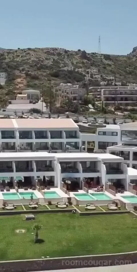 Luxury Guestroom with Private Pool - Sea Front view picture #10