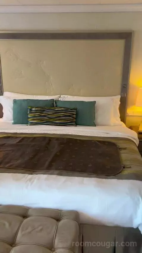 Sapphire Veranda Suite (Classic) (#1004) bed picture #1