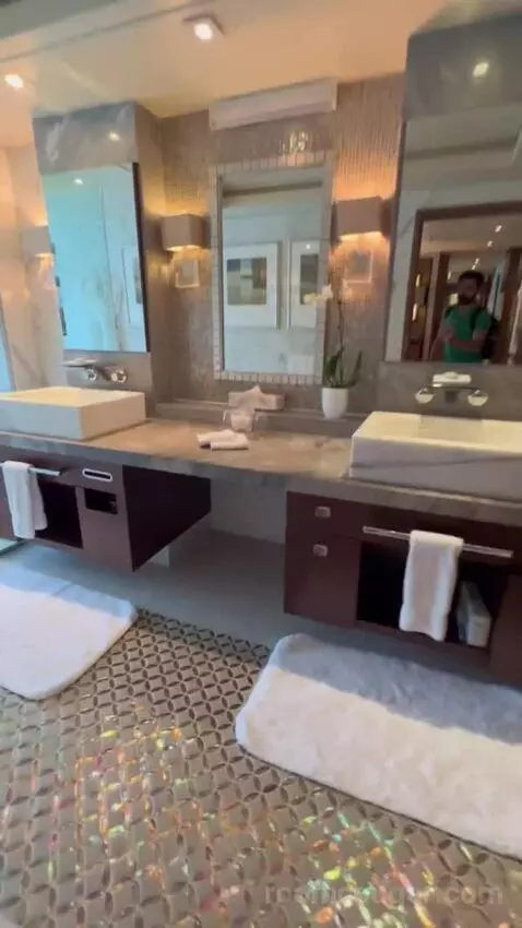 Penthouse Suite (#1022) bathroom picture #2