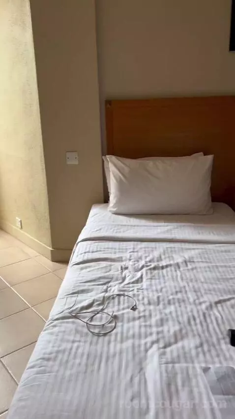 Standard Twin Room (#119) bed picture #9
