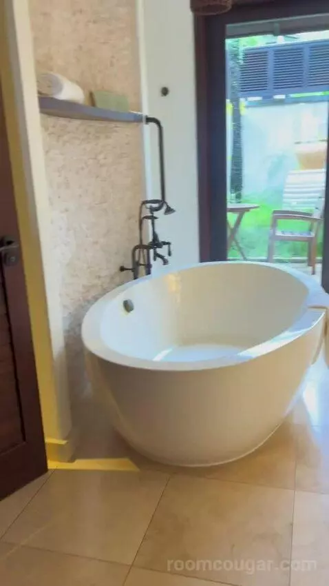 Beach Villa with Private Pool (#21) bathroom picture #1