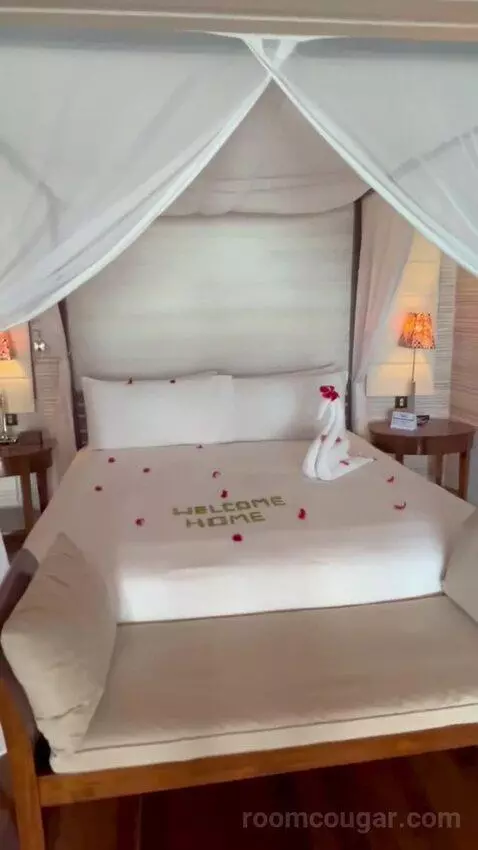King Sunset Villa (#212) bed picture #5