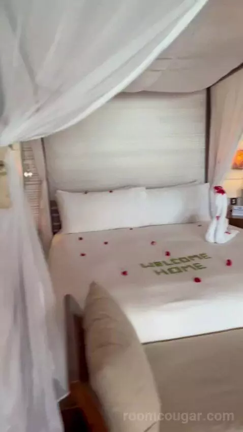 King Sunset Villa (#212) bed picture #10