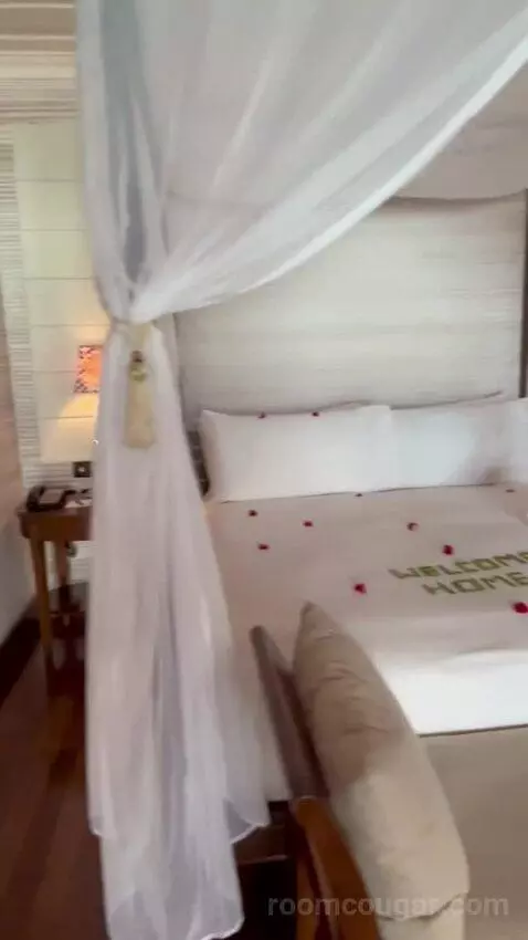 King Sunset Villa (#212) bed picture #12
