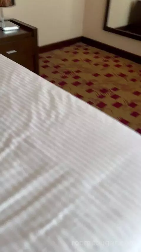 Executive Suite (#103) bed picture #9