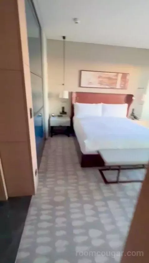 Fairmont Signature Terrace Suite Sea View and Lounge Access bed picture #1