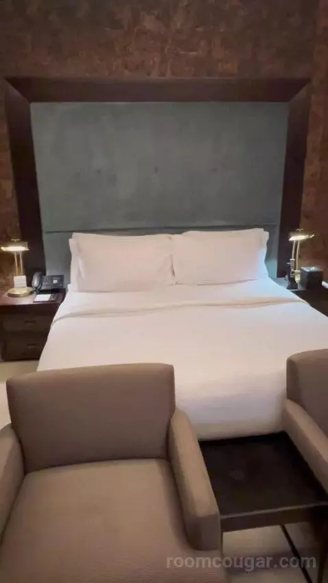Standard (#101) bed picture #4