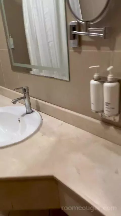 Superior Twin Room (#1010) bathroom picture #9
