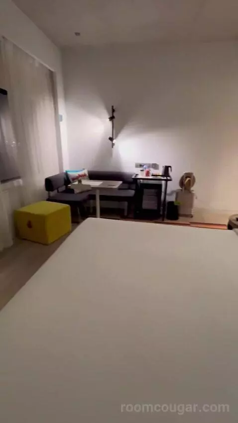 Aloft King Room (#529) bed picture #9