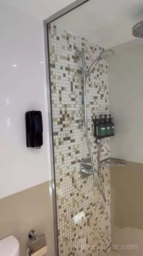 Queen Room (#411) bathroom picture #10