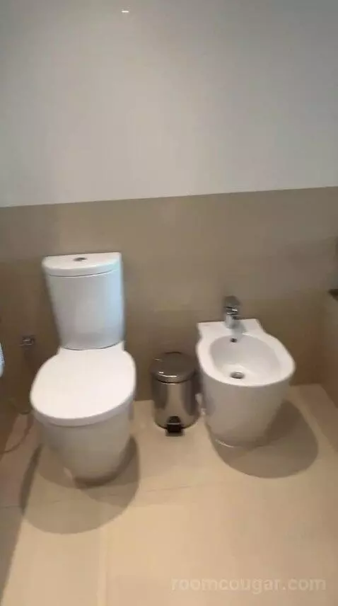 Family Room (#140) bathroom picture #5