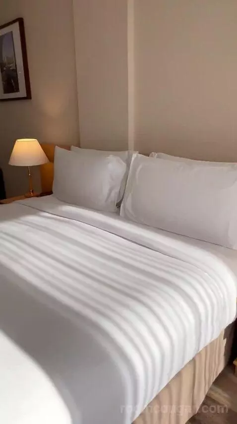 Family Room (#140) bed picture #11