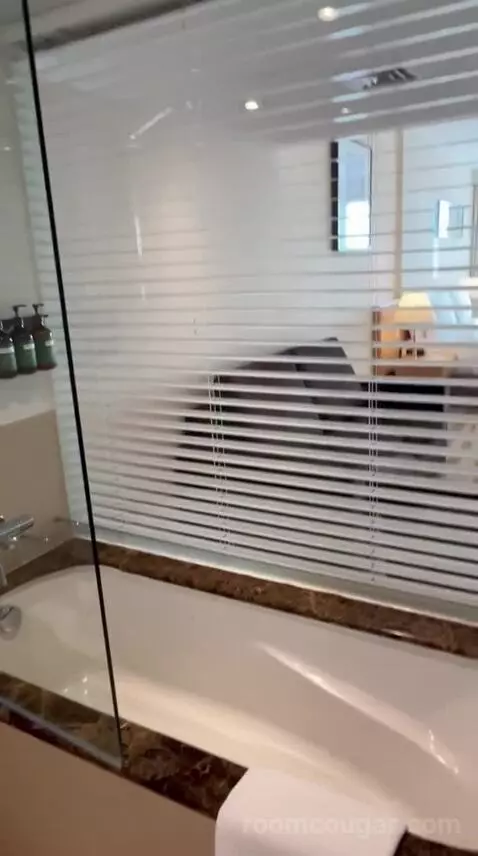 Family Room (#140) bathroom picture #10