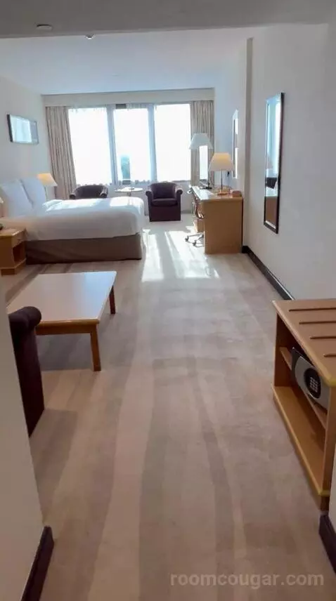 Family Room (#140) bed picture #2