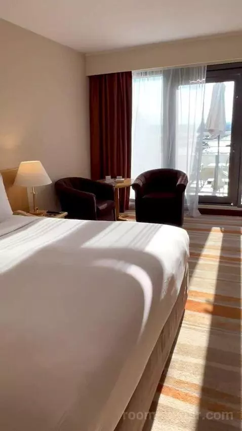 Standard Room with Balcony (#250) bed picture #2