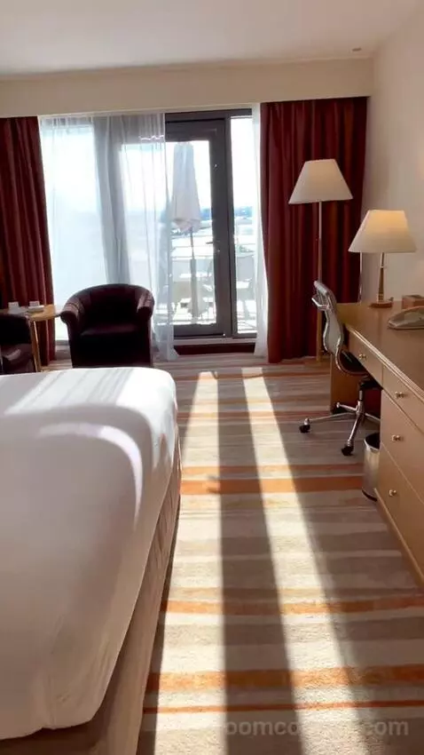 Standard Room with Balcony (#250) bed picture #9