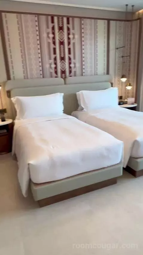 Club Mountain View Room (#211) bed picture #3