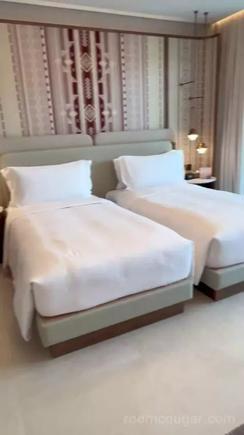 Club Mountain View Room (#211) bed picture #4