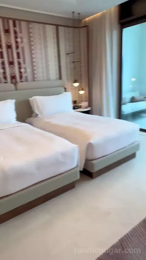 Club Mountain View Room (#211) bed picture #7