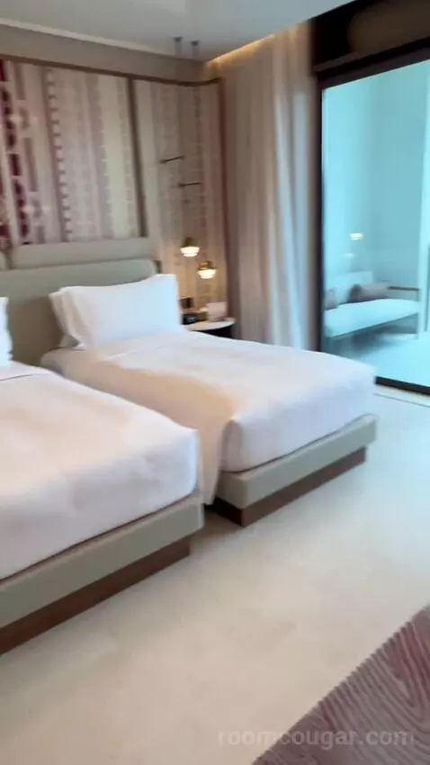 Club Mountain View Room (#211) bed picture #8