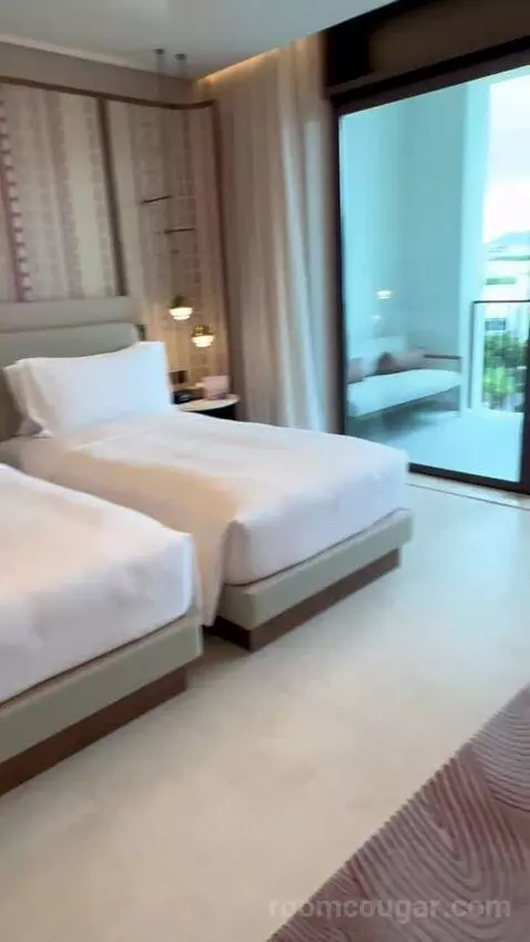 Club Mountain View Room (#211) bed picture #9