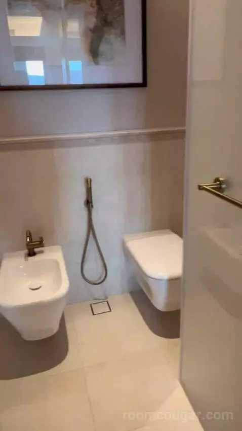 Club Mountain View Room (#211) bathroom picture #4