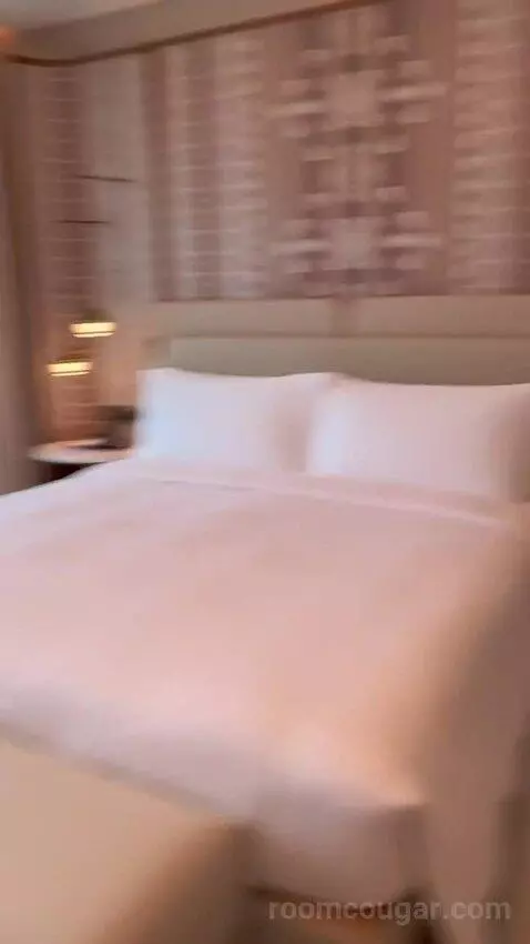 Sea View Suite (#219) bed picture #10