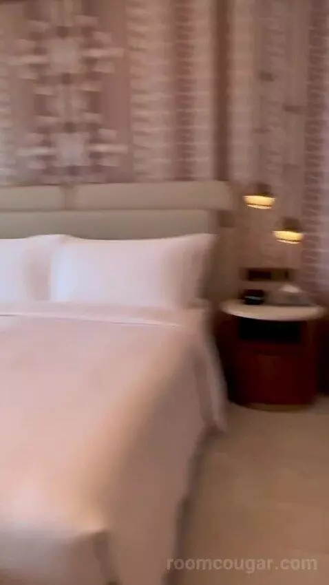 Sea View Suite (#219) bed picture #11