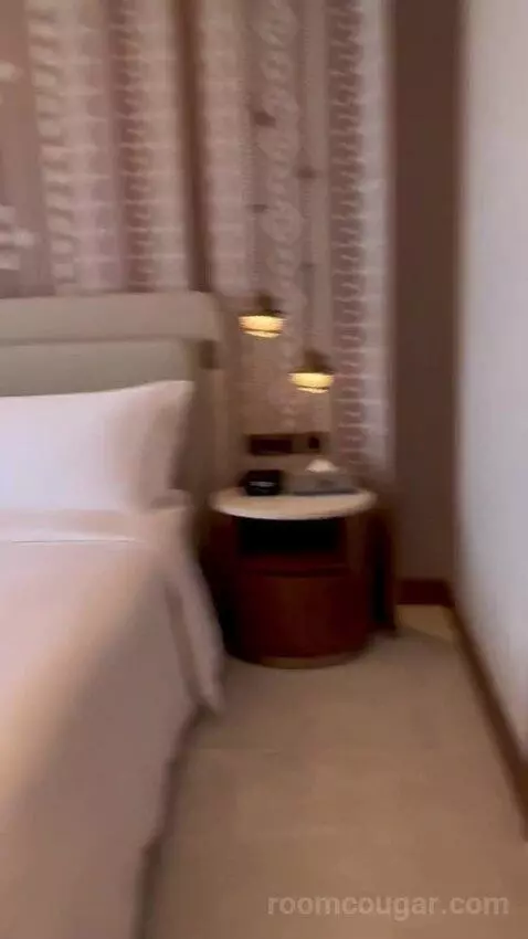 Sea View Suite (#219) bed picture #12