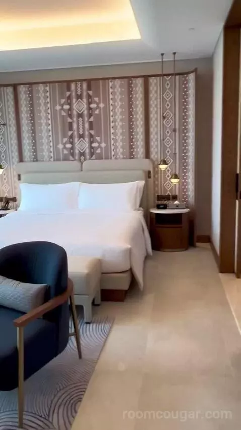 Sea View Suite (#219) bed picture #3