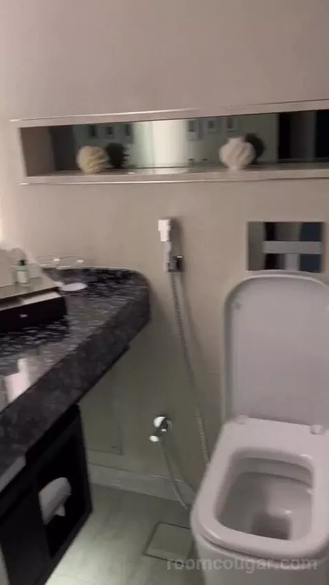 Junior Suite (#418) bathroom picture #1
