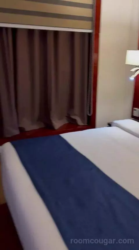 Standard Queen Room (#1025) bed picture #12