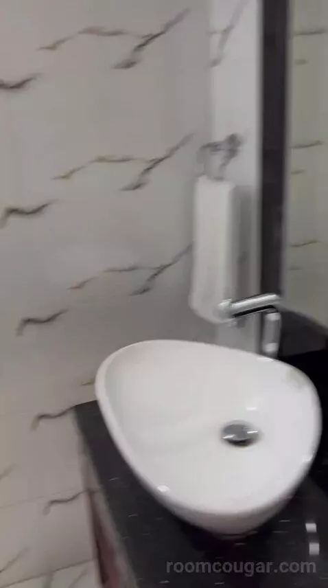 Standard Queen Room (#1025) bathroom picture #8