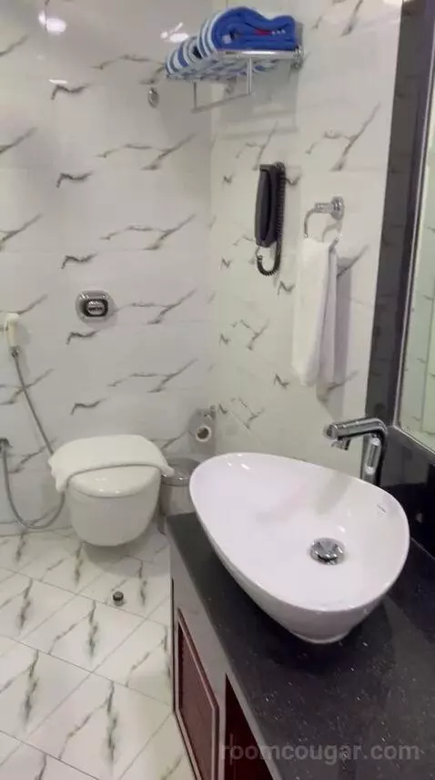 Standard Queen Room (#2007) bathroom picture #5