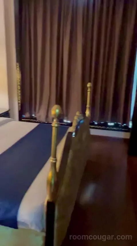 Headington Suite (#2302) bed picture #7